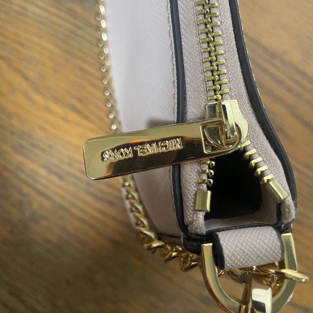 Michael Kors Jet Set Travel Medium Pouchette Crossbody Bag in Powder Blush - Picture 9 of 11